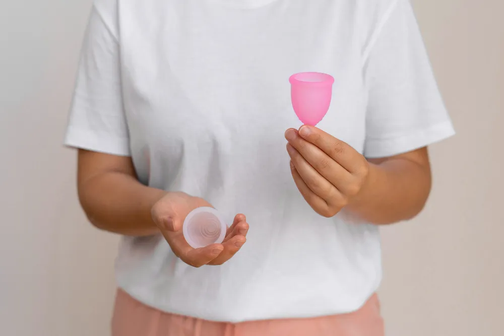 Copa menstrual: ¿Por qué usarla y cuáles son los principales cuidados? Clínica de Fisioterapia Mujer copa menstrual como usar