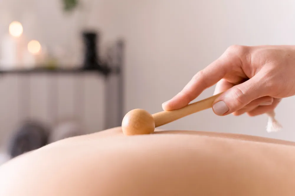 Para qué sirve la maderoterapia y qué beneficios tiene Clínica de Fisioterapia Mujer para que sirve la maderoterapia beneficio